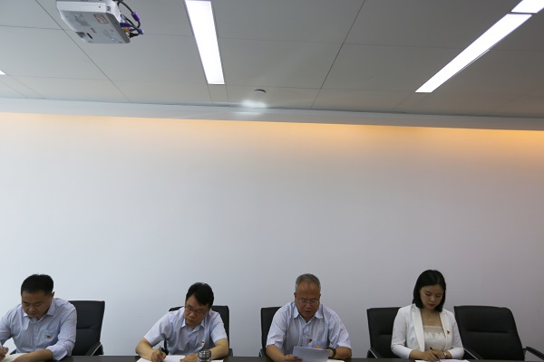 宣讀黨委批復(fù)1.jpg